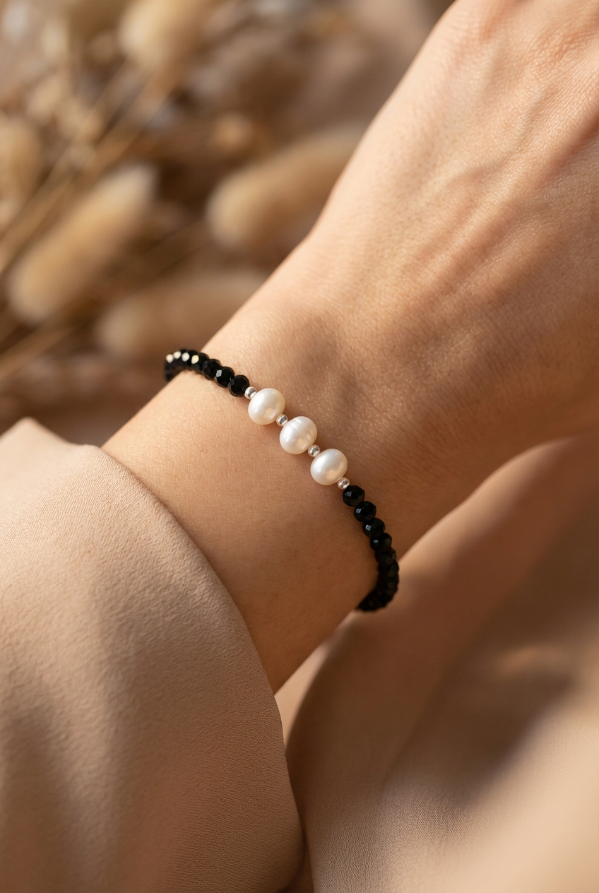 Pulsera cristal negra con 3 Perlas Naturales - Miniatura 2