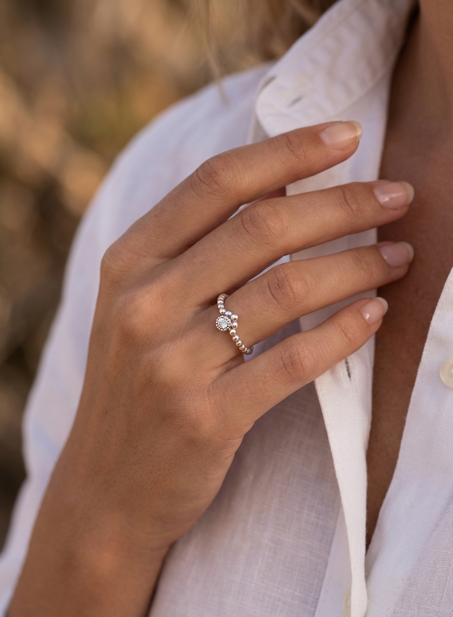 Anillo bolitas en V con cubic - Miniatura 2